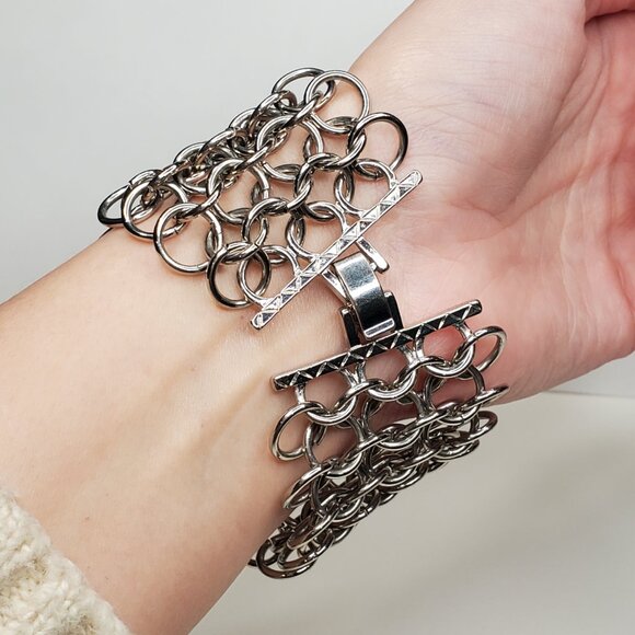 Silver Tone Chainmail Bracelet - Picture 9 of 9